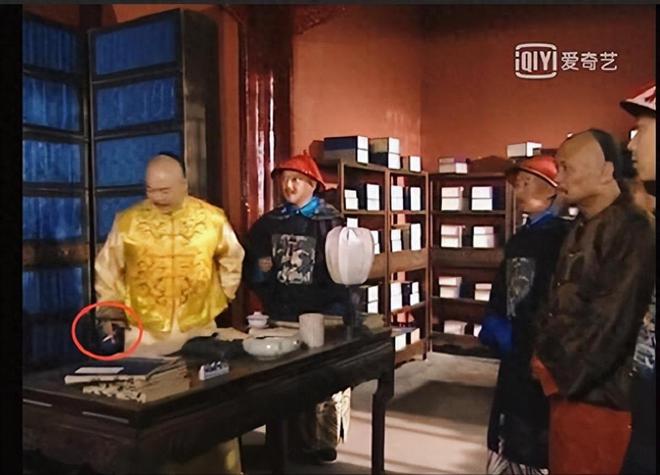 完美体育·(中国)官方网站这些“侮辱观众智商”的镜头简直荒谬无比导演脑子被驴踢了(图11)