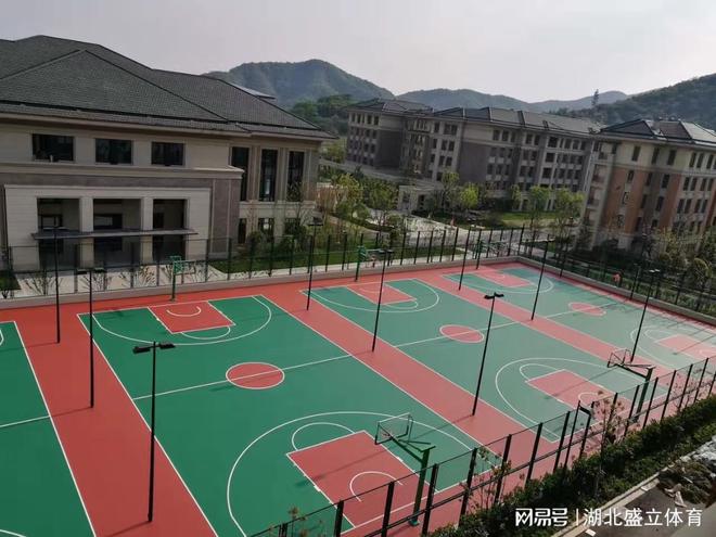完美体育硅PU篮球场标准尺寸